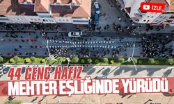 Karasu’da 44 genç hafız, Mehter takımı eşliğinde ilçede yürüdü