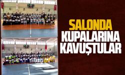 Salonda kupalarına kavuştular