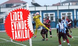 Lider evinde takıldı