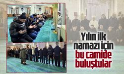 Yılın ilk namazı Aziziye Merkez Camii'nde kılındı