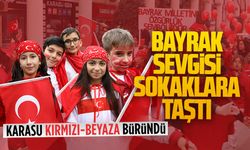Sezi Eratik Ortaokulu’ndan Bayrak Sevgisi yürüyüşü