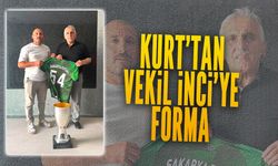 Genel Kaptan Kurt, Ali İnci’ye forma hediye etti
