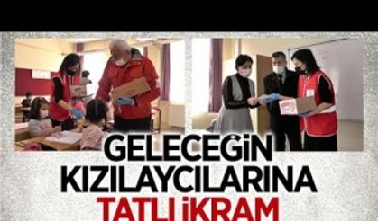 Geleceğin Kızılaycılarına ikram