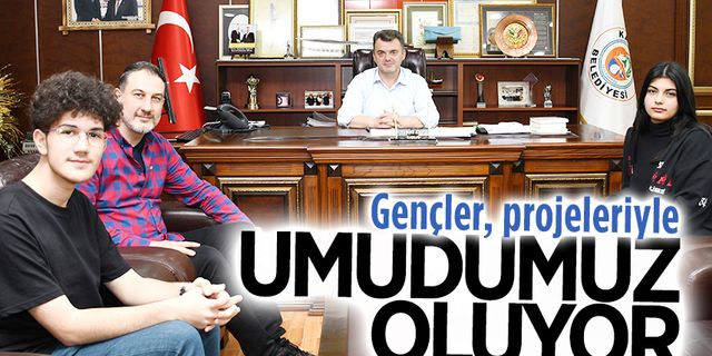 Başkan Sarı, TÜBİTAK’ta Türkiye finaline gidecek olan öğrencileri makamında ağırladı