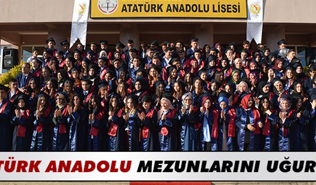 Atatürk Anadolu mezunlarını uğurladı