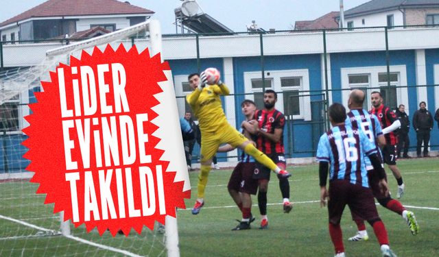 Lider evinde takıldı