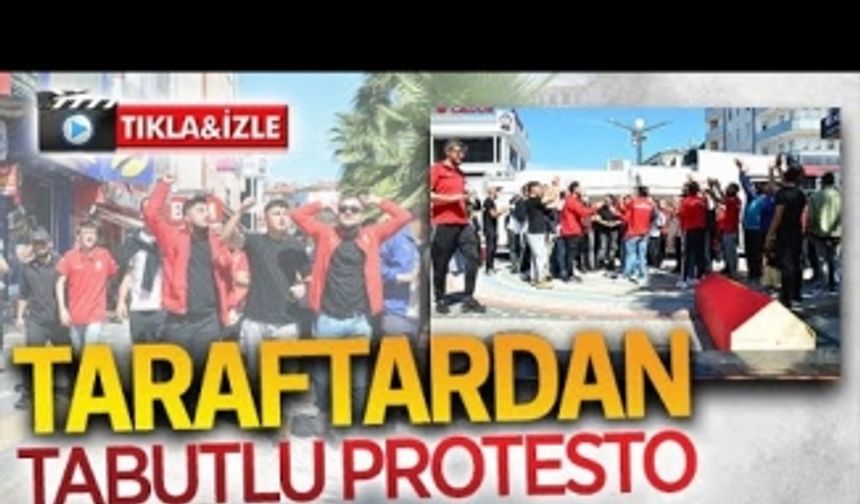 Taraftarlardan tabutlu protesto