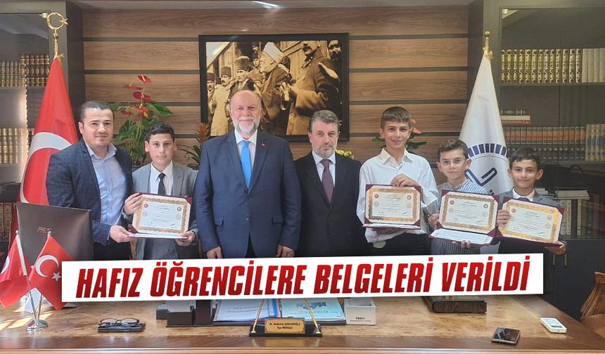 Karasu’da hafız öğrencilere belgeleri takdim edildi