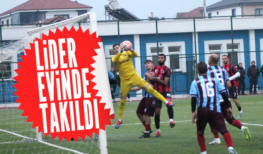 Lider evinde takıldı