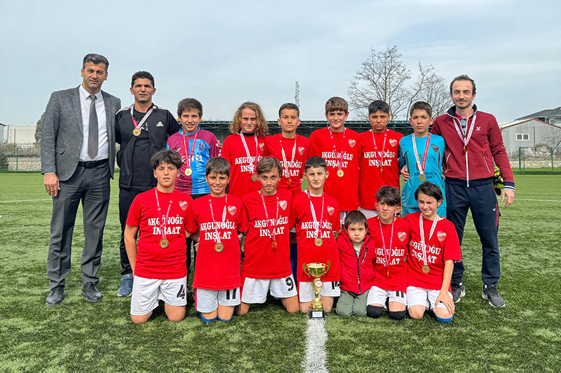 Sezi Eratik Ortaokulu Futbol Takımı Türkiye Şampiyonası F2