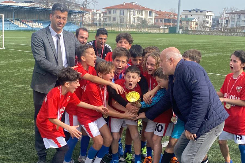 Sezi Eratik Ortaokulu Futbol Takımı Türkiye Şampiyonası F4