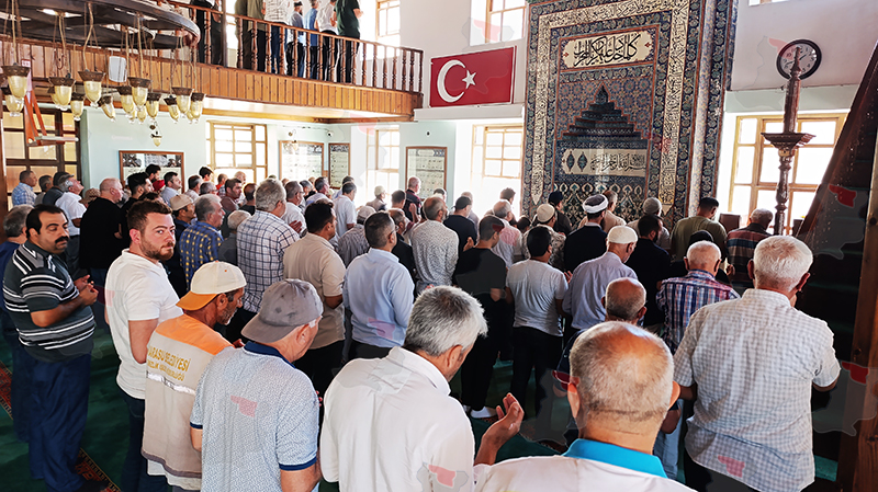 Haniyye Için Gıyabi Cenaze Namazı Kılındı F3