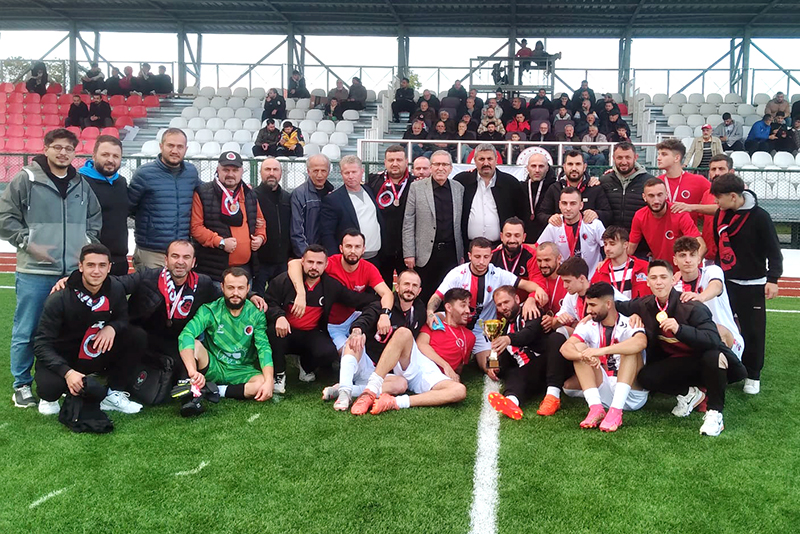 Karapınarspor Kupasını Aldı F1