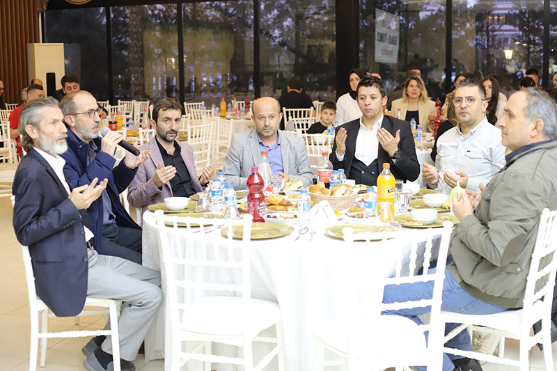 Ekşioğlu Ailesi Iftar F5