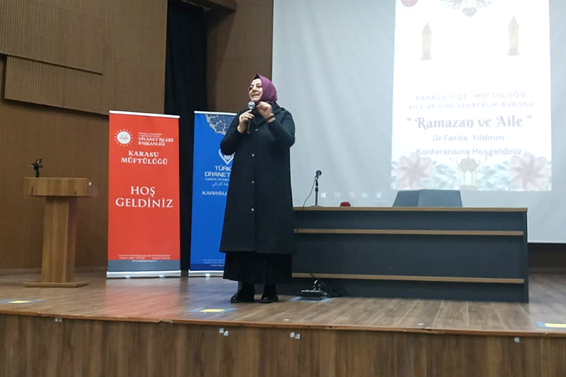 Karasu Ilçe Mütfülüğü Aile Semineri F2