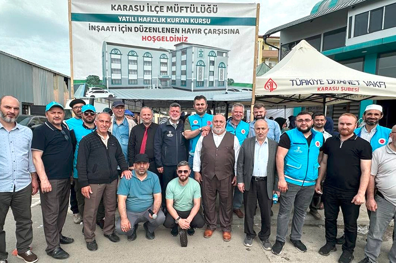 Karasu Yatılı Kuran Kursu Yararına Kermes F4