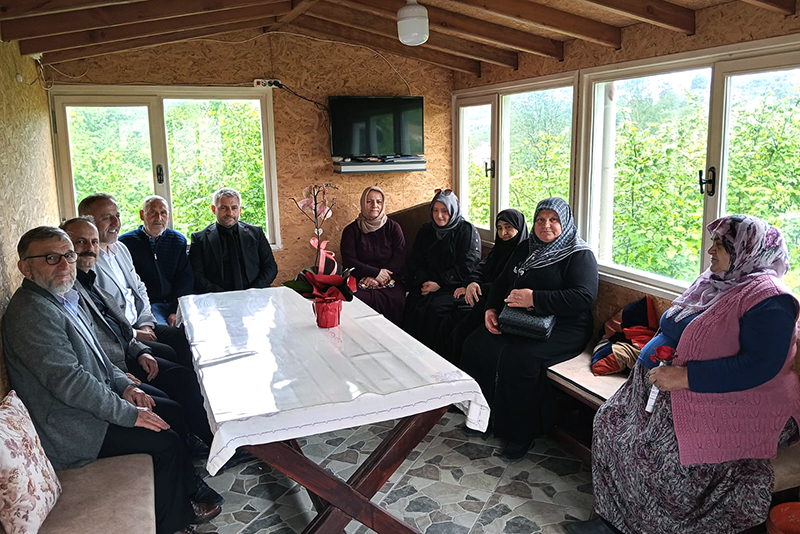 Saadet Partisi Karasu Ilçe Teşkilatı Anneler Günü F2