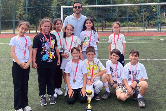 Fsm Öğrencileri Şenlikte Madalyalarını Aldı F2