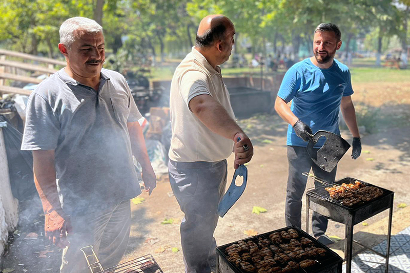 Aziziye Merkez Camii Izgara Partisi F8