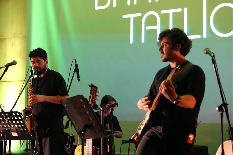 572655072 18538509463059325 6928696070139404767 N