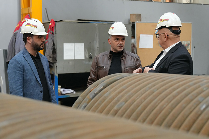 573558375 18539873788059325 1736341980964639546 N