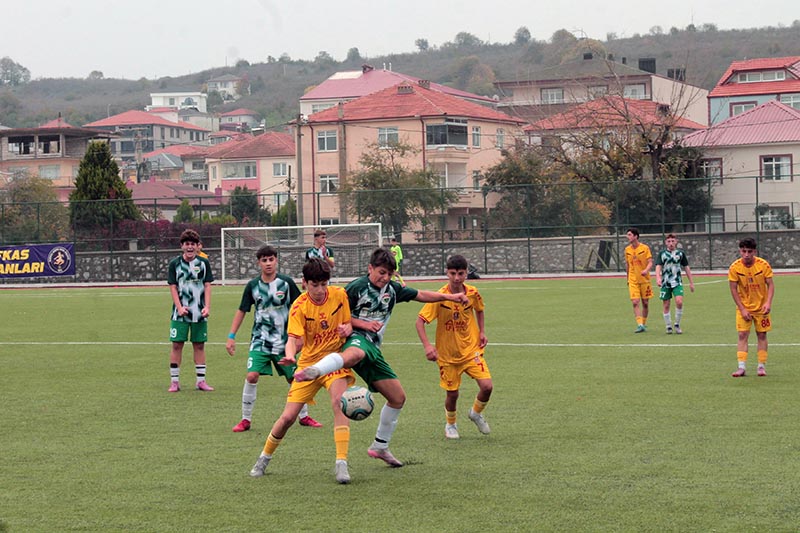Zorlu Mücadeleden Yüzümüzün Akıyla Çıktık