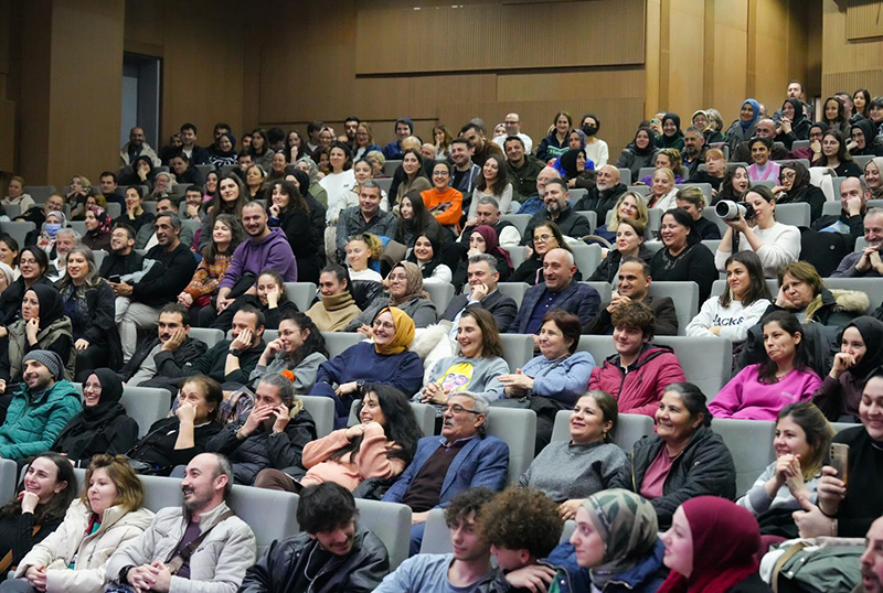 621714504 18553926319059325 8474337799320383429 N