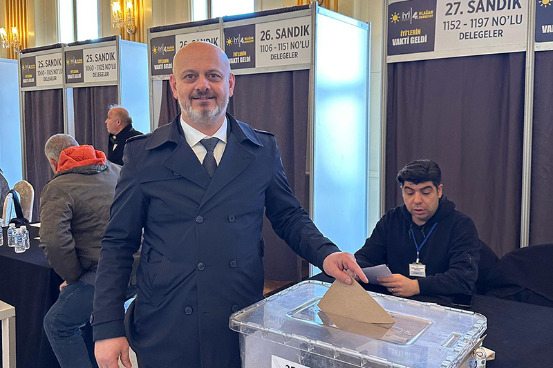 Iyi Parti Genel Kongre Karasu F7