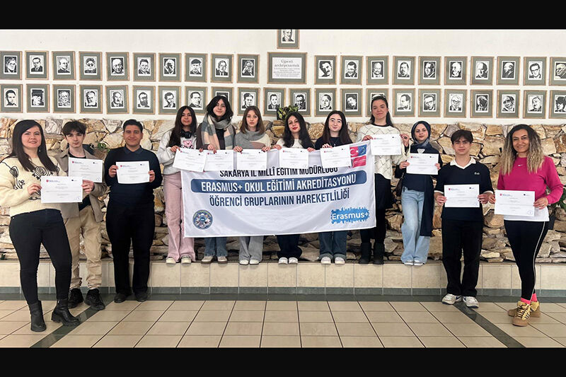 Karasu Şehit Üsteğmen Ibrahim Abanoz Anadolu Lisesi Budapeştede Erasmus 15-1