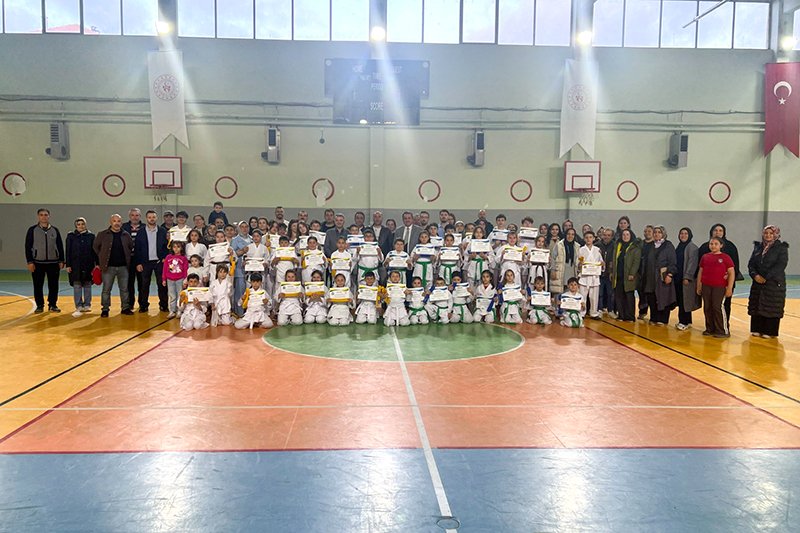 Karate Kuşak Takdimi F4
