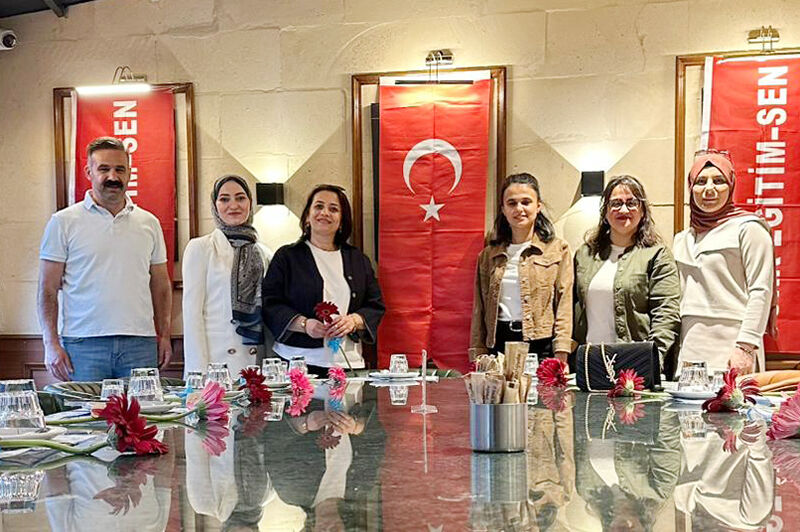 Türk Eğitim Sen Karasu Anneler Günü F03