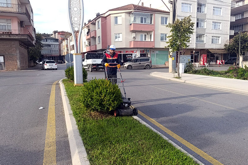 Karasu Belediyesi Park Ve Bahçeler Müdürlüğü Refüj Yenileme Çalışması 14