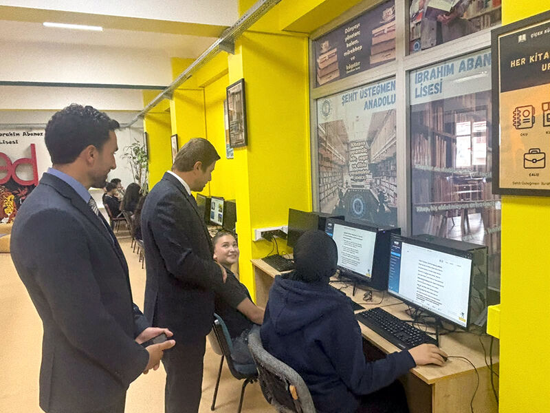 Karasu Ilçe Milli Eğitim Müdürü Furkan Enşici Şehit Üsteğmen Ibrahim Abanoz Anadolu Lisesi Ziyaret 10